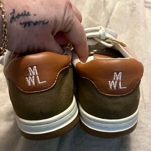 Madewell Sneakers Women’s Leather Tennis Shoes Size 9.5 Very gently worn